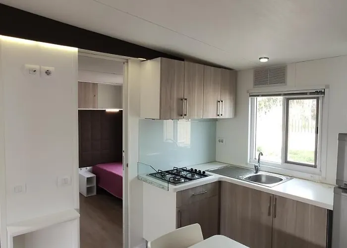 Camping Girasole مكان تخييم غيراسول