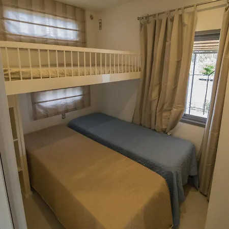 مكان تخييم Camping Girasole *