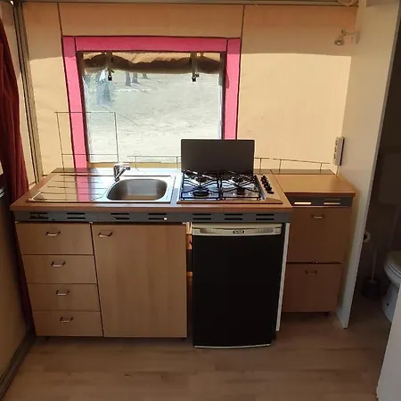 مكان تخييم Camping Girasole *