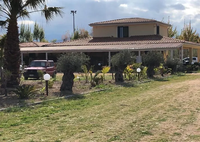 Camping Girasole مكان تخييم *