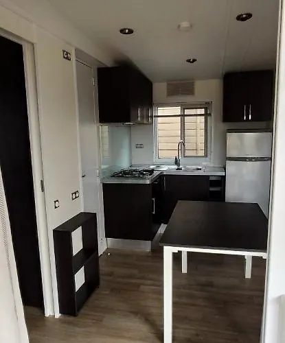 Camping Girasole مكان تخييم