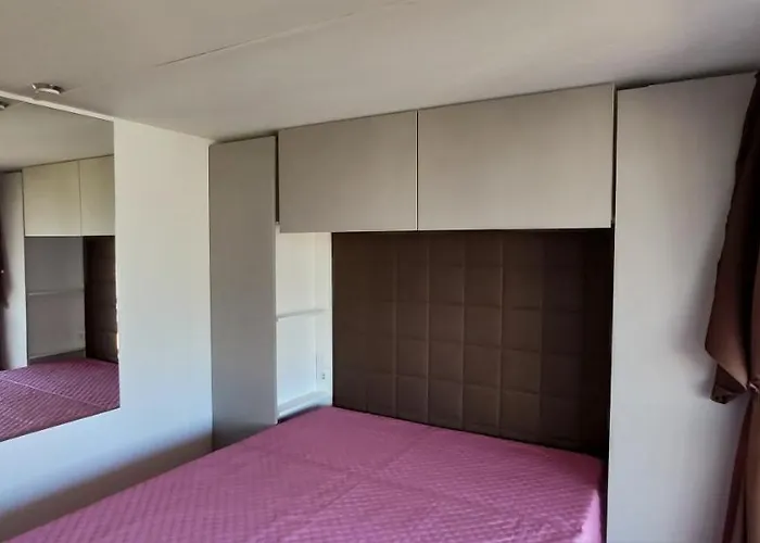 مكان تخييم Camping Girasole غيراسول